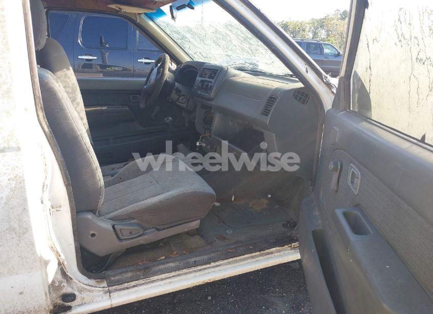 Photo 5 of 2001 Nissan Frontier XE (VIN 1N6DD26S51C365054)
