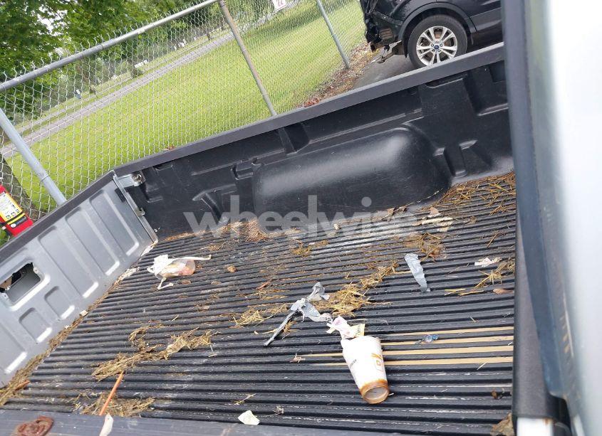 Photo 8 of 2002 Nissan Frontier XE (VIN 1N6DD26S52C390845)