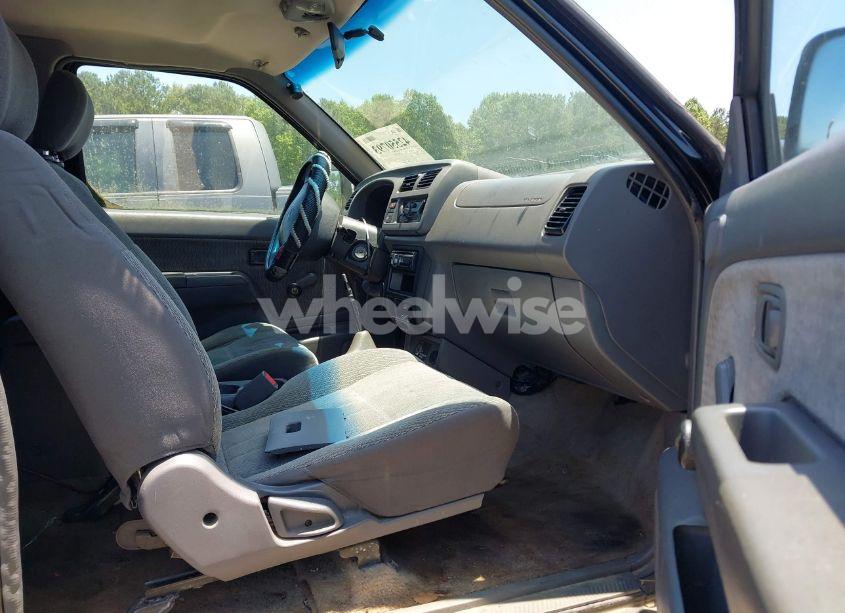 Photo 5 of 1998 Nissan Frontier SE/XE (VIN 1N6DD26S5WC385179)