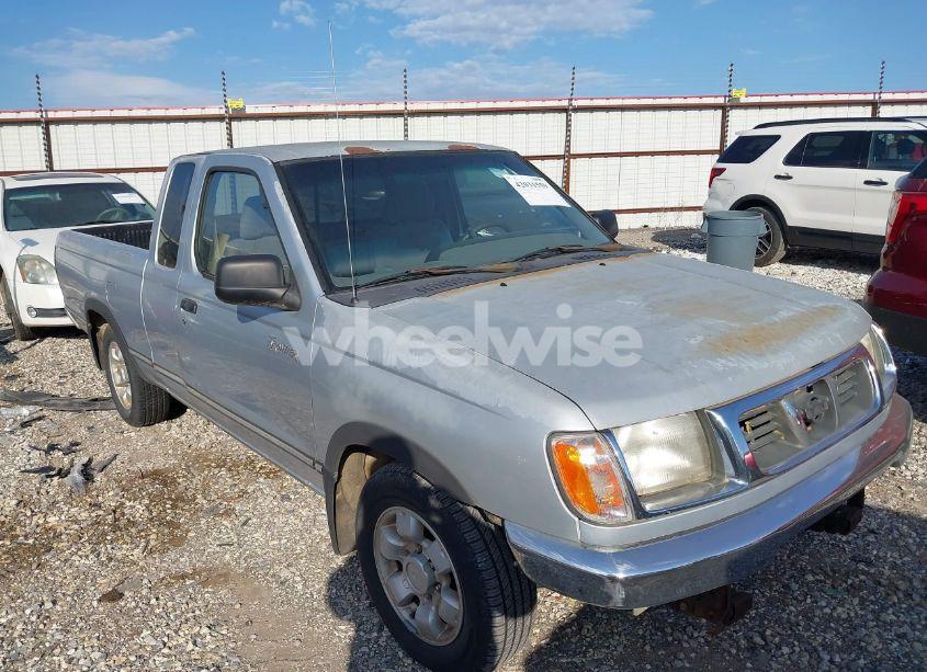 2000 Nissan Frontier XE (VIN 1N6DD26S5YC300697) main photo