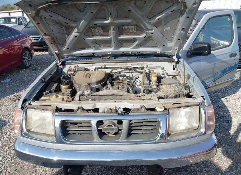 Photo 10 of 2000 Nissan Frontier XE (VIN 1N6DD26S5YC300697)