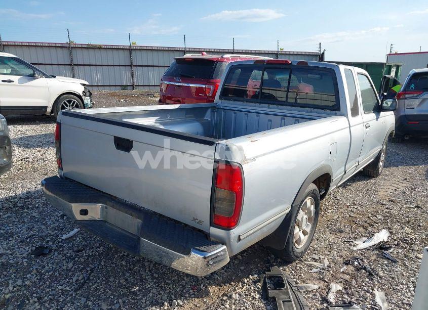 Photo 4 of 2000 Nissan Frontier XE (VIN 1N6DD26S5YC300697)