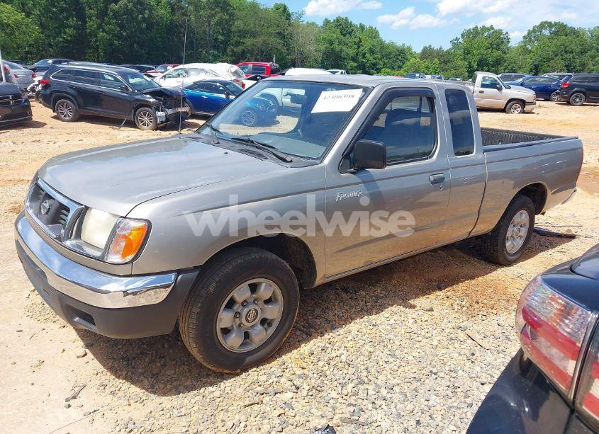Photo 2 of 2000 Nissan Frontier XE (VIN 1N6DD26S5YC356106)