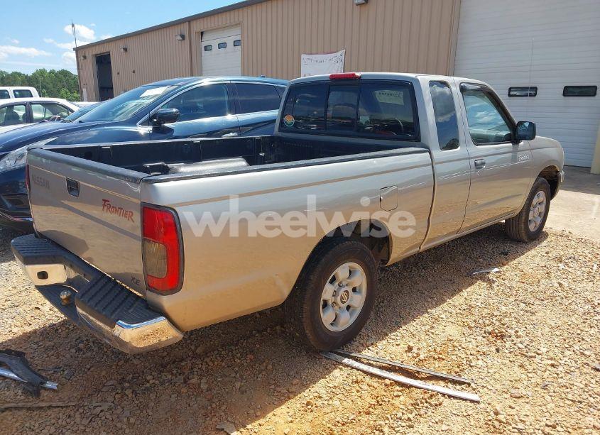 Photo 4 of 2000 Nissan Frontier XE (VIN 1N6DD26S5YC356106)