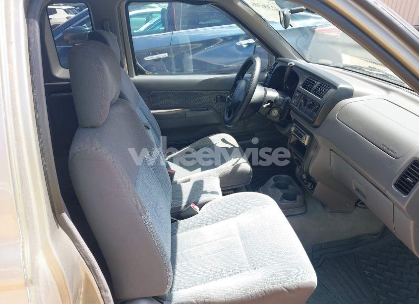 Photo 5 of 2000 Nissan Frontier XE (VIN 1N6DD26S5YC356106)