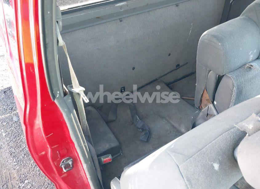 Photo 8 of 2000 Nissan Frontier XE (VIN 1N6DD26S5YC406311)