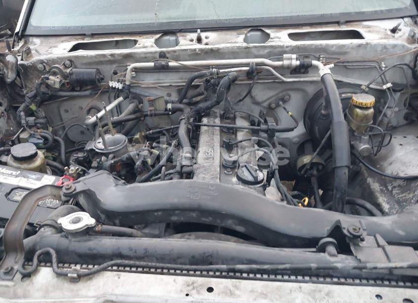 Photo 10 of 2000 Nissan Frontier XE (VIN 1N6DD26S5YC435260)