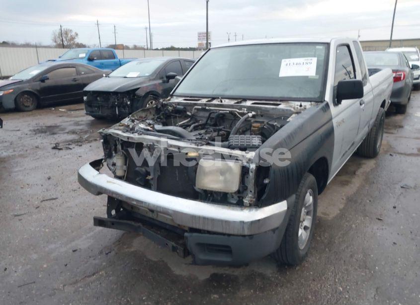 Photo 2 of 2000 Nissan Frontier XE (VIN 1N6DD26S5YC435260)