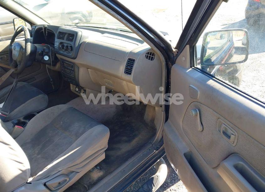 Photo 5 of 2001 Nissan Frontier XE (VIN 1N6DD26S61C401950)