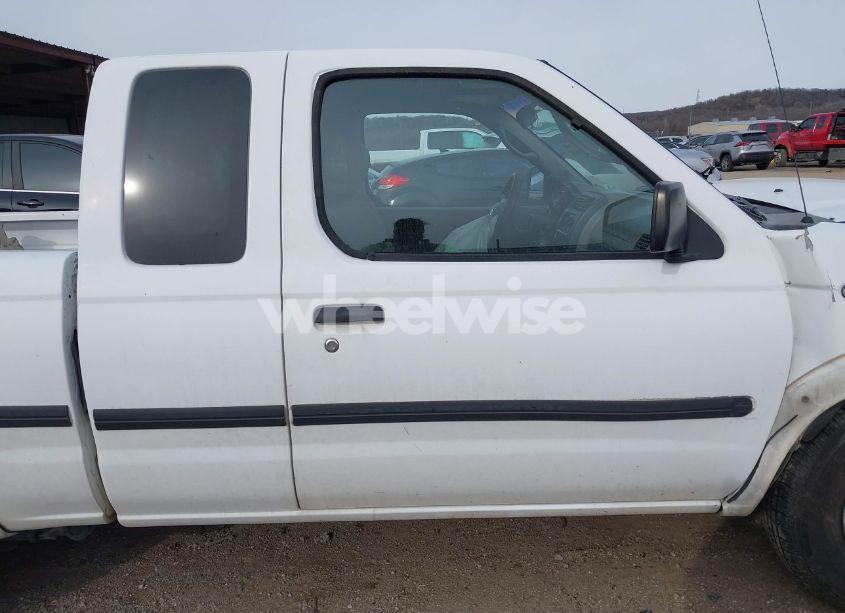 Photo 13 of 2002 Nissan Frontier XE (VIN 1N6DD26S62C314034)