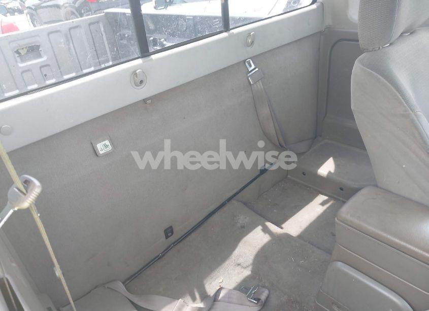 Photo 8 of 2002 Nissan Frontier XE (VIN 1N6DD26S62C361130)