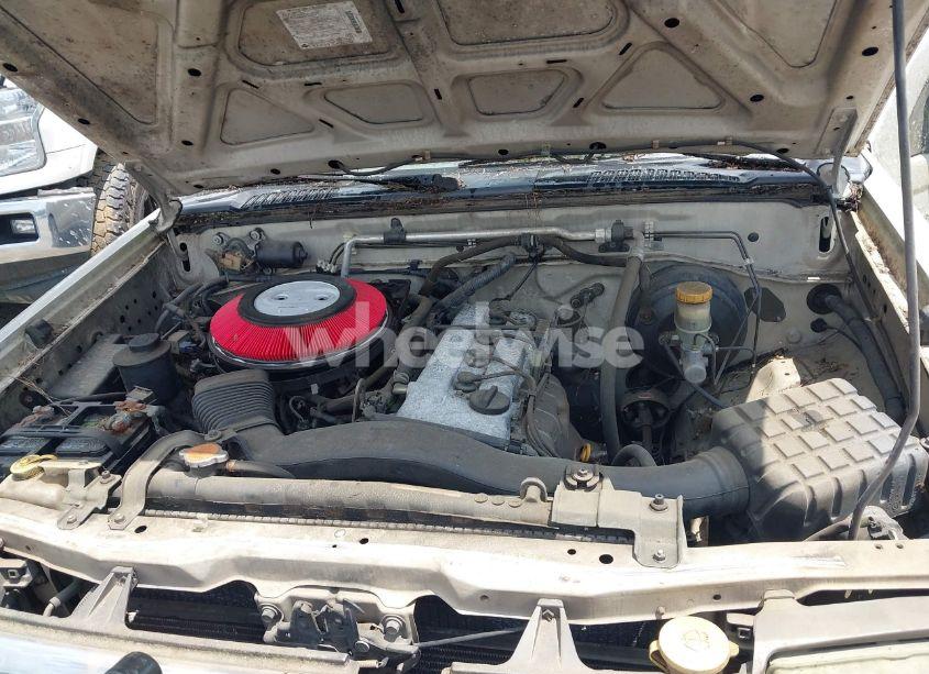 Photo 10 of 1998 Nissan Frontier SE/XE (VIN 1N6DD26S6WC353583)