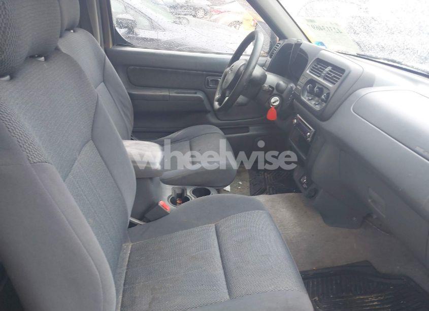 Photo 5 of 2001 Nissan Frontier XE (VIN 1N6DD26S71C303171)