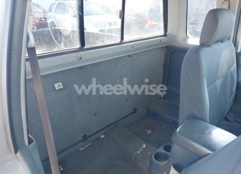 Photo 8 of 2001 Nissan Frontier XE (VIN 1N6DD26S71C320441)