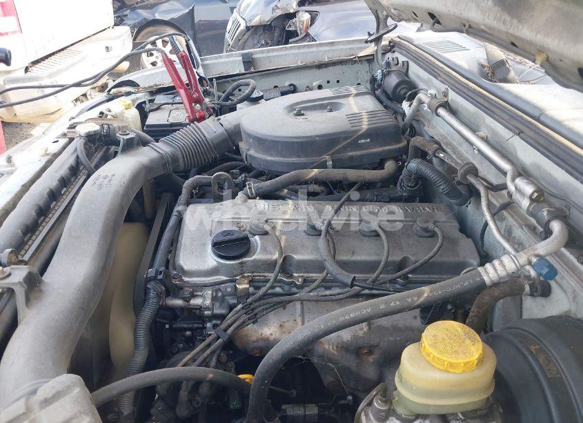 Photo 10 of 2001 Nissan Frontier XE (VIN 1N6DD26S71C333206)