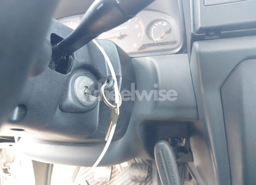 Photo 11 of 2001 Nissan Frontier XE (VIN 1N6DD26S71C333206)