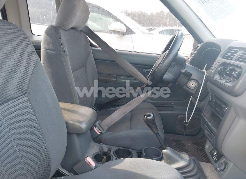 Photo 5 of 2001 Nissan Frontier XE (VIN 1N6DD26S71C333206)