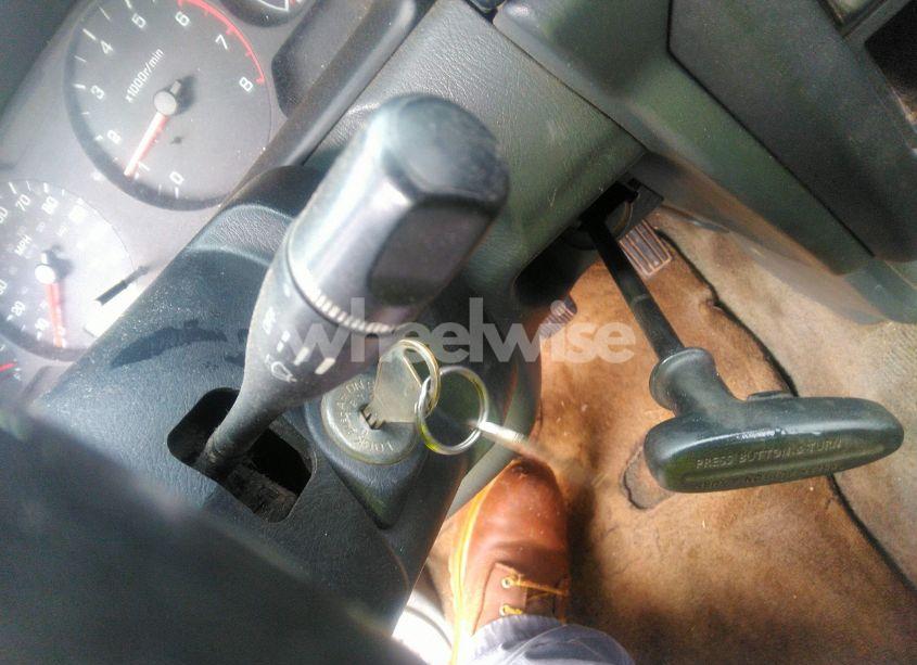 Photo 11 of 2001 Nissan Frontier XE (VIN 1N6DD26S71C376413)