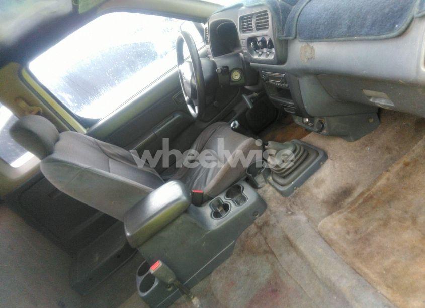 Photo 5 of 2001 Nissan Frontier XE (VIN 1N6DD26S71C376413)