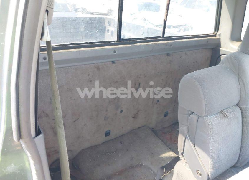 Photo 8 of 2000 Nissan Frontier XE (VIN 1N6DD26S7YC364708)