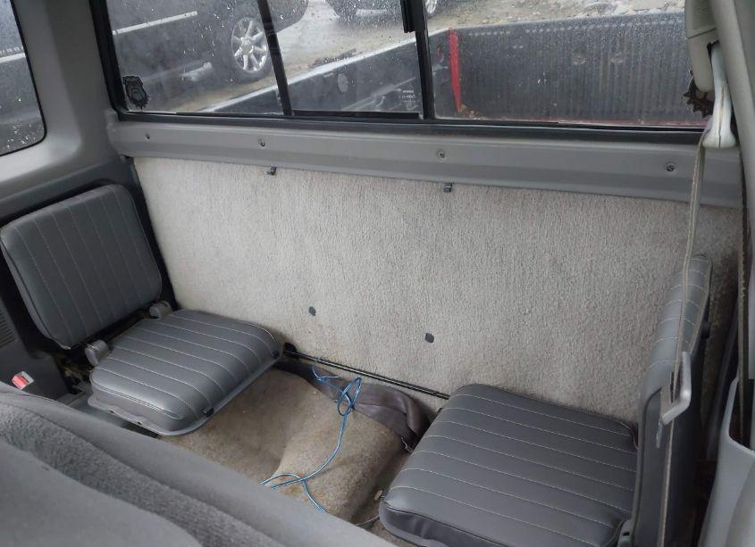 Photo 8 of 2000 Nissan Frontier XE (VIN 1N6DD26S7YC387180)