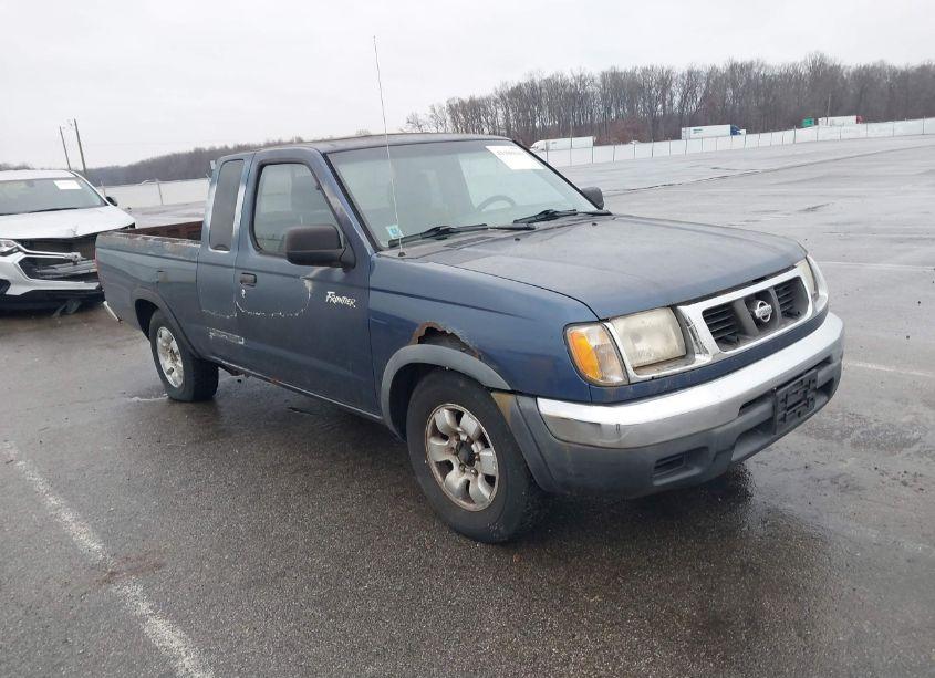 2000 Nissan Frontier XE (VIN 1N6DD26S7YC419240) main photo