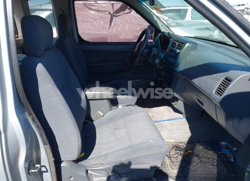 Photo 5 of 2001 Nissan Frontier XE (VIN 1N6DD26S81C366568)