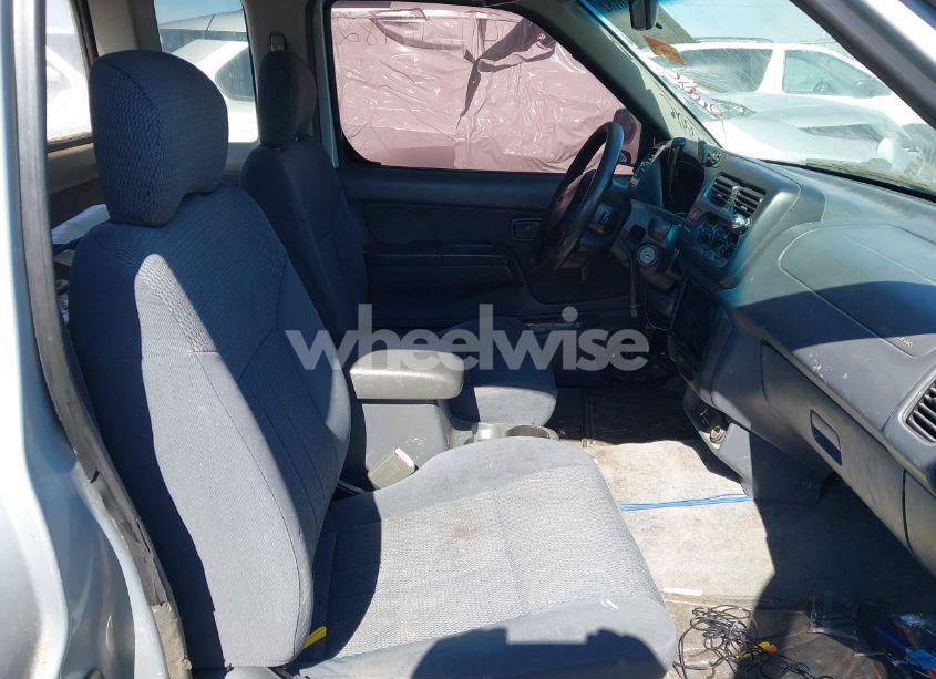 Photo 8 of 2001 Nissan Frontier XE (VIN 1N6DD26S81C366568)