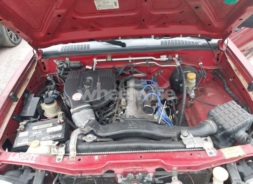 Photo 10 of 2001 Nissan Frontier XE (VIN 1N6DD26S81C397920)