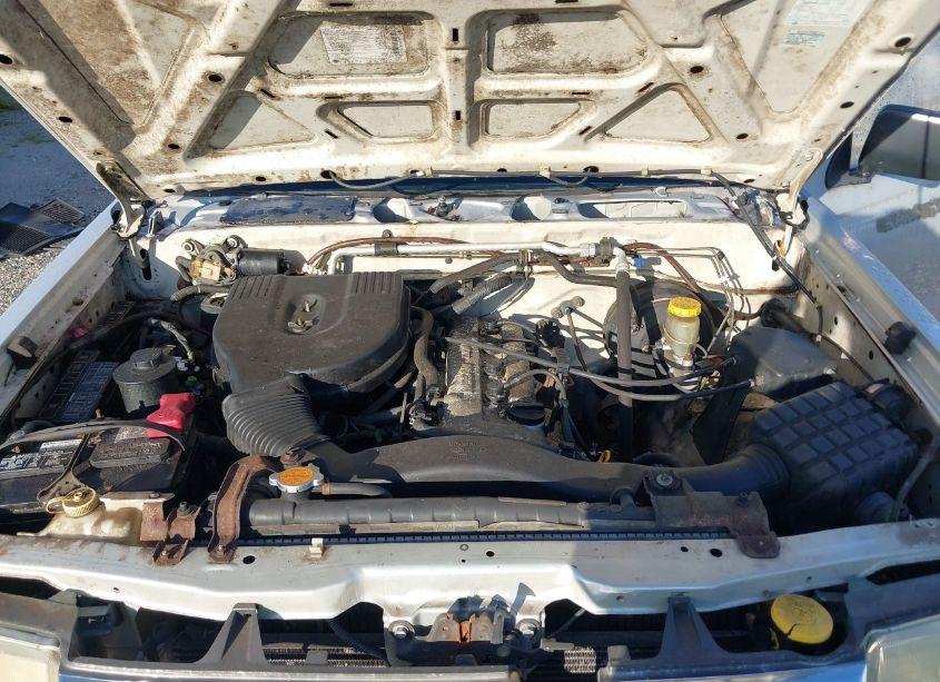 Photo 10 of 1998 Nissan Frontier SE/XE (VIN 1N6DD26S8WC350443)