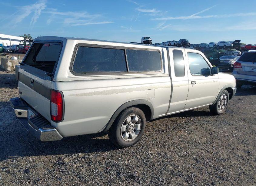 Photo 4 of 1998 Nissan Frontier SE/XE (VIN 1N6DD26S8WC350443)