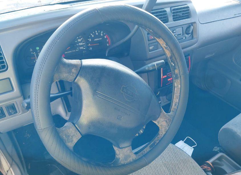 Photo 6 of 1998 Nissan Frontier SE/XE (VIN 1N6DD26S8WC350443)