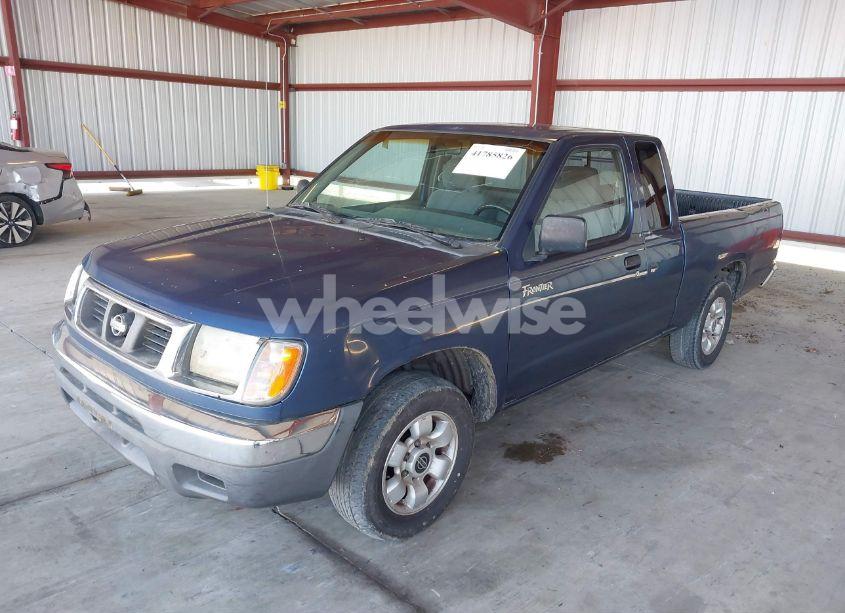 Photo 2 of 2000 Nissan Frontier XE (VIN 1N6DD26S8YC429291)