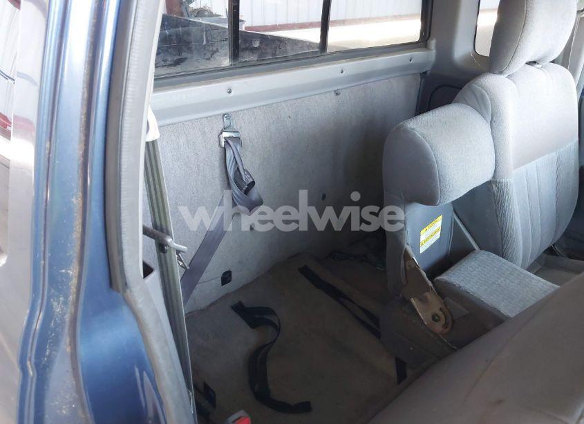 Photo 8 of 2000 Nissan Frontier XE (VIN 1N6DD26S8YC429291)