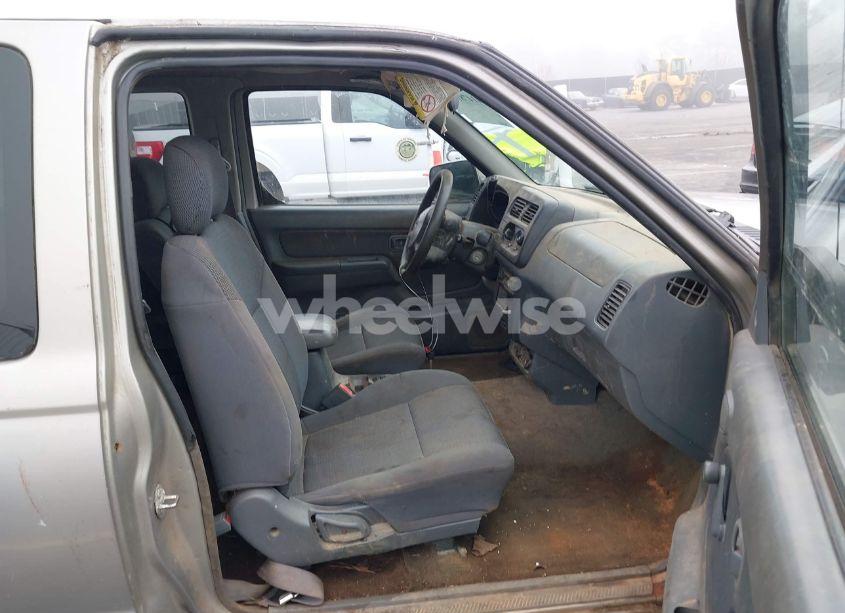 Photo 5 of 2001 Nissan Frontier XE (VIN 1N6DD26S91C343641)