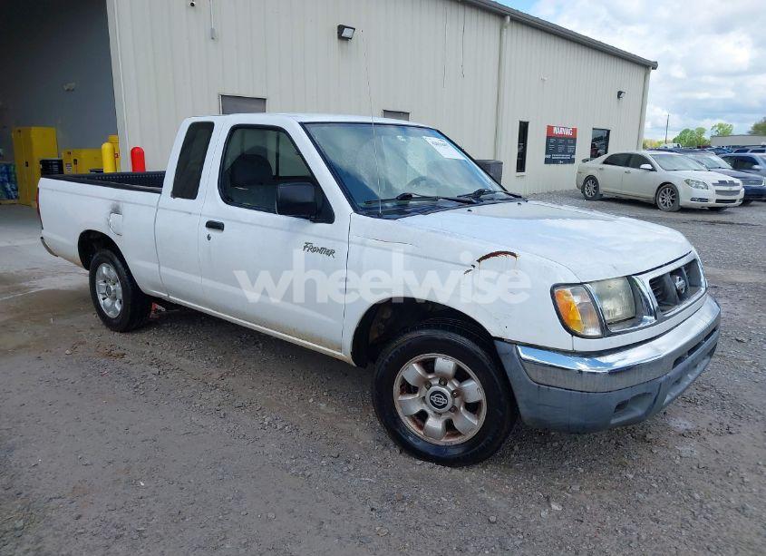 2000 Nissan Frontier XE (VIN 1N6DD26S9YC363558) main photo
