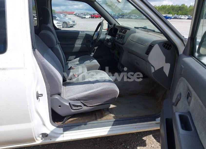 Photo 5 of 2000 Nissan Frontier XE (VIN 1N6DD26S9YC363558)