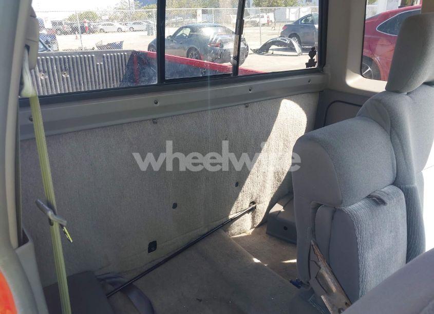 Photo 8 of 2000 Nissan Frontier XE (VIN 1N6DD26S9YC413648)