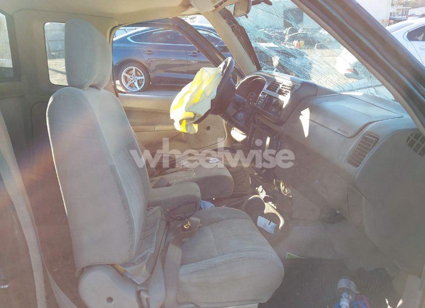 Photo 5 of 2000 Nissan Frontier XE (VIN 1N6DD26S9YC422673)