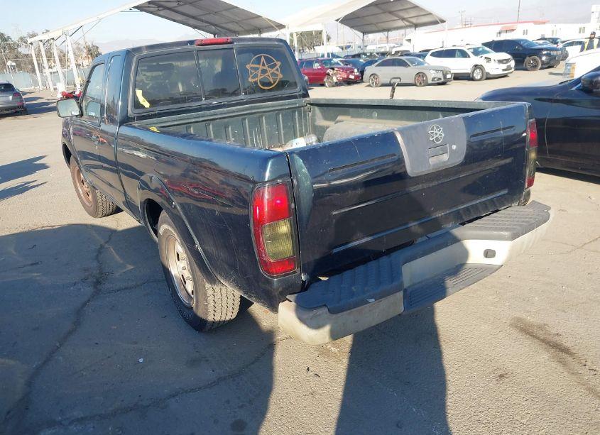 Photo 3 of 2001 Nissan Frontier XE (VIN 1N6DD26SX1C338951)