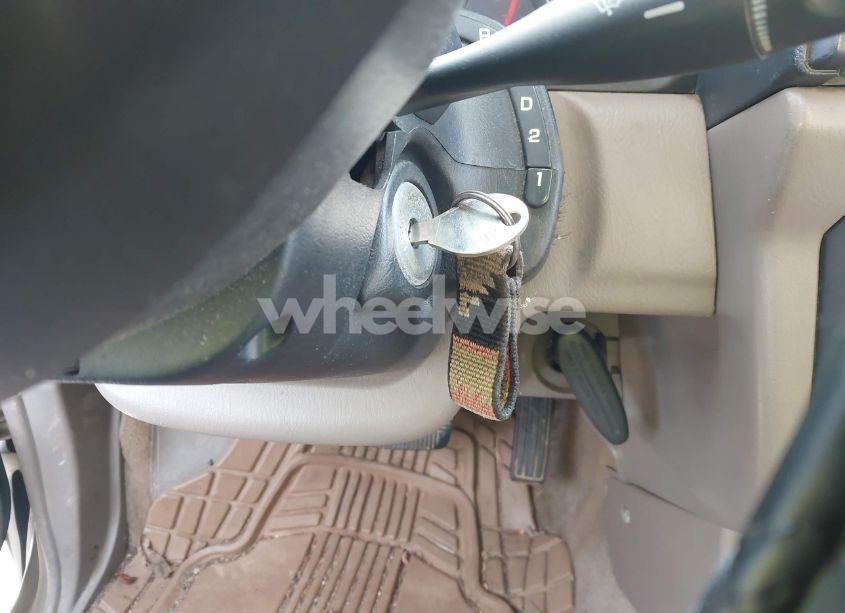 Photo 11 of 2001 Nissan Frontier XE (VIN 1N6DD26SX1C385249)