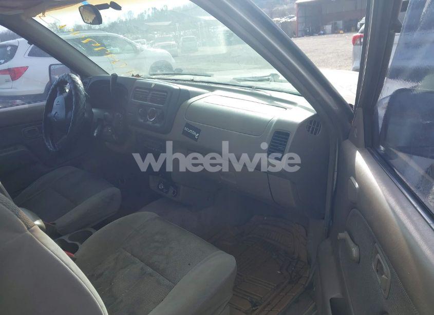 Photo 5 of 2001 Nissan Frontier XE (VIN 1N6DD26SX1C385249)