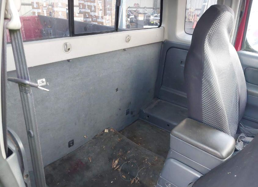 Photo 8 of 2002 Nissan Frontier XE (VIN 1N6DD26SX2C327935)