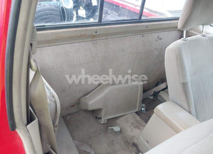 Photo 8 of 1998 Nissan Frontier SE/XE (VIN 1N6DD26SXWC306945)