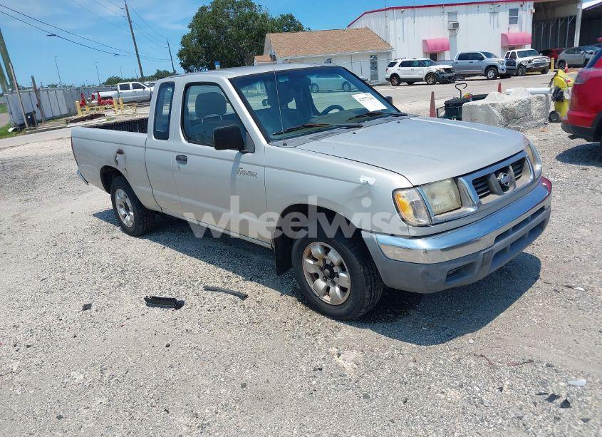 1998 Nissan Frontier SE/XE (VIN 1N6DD26SXWC348595) main photo