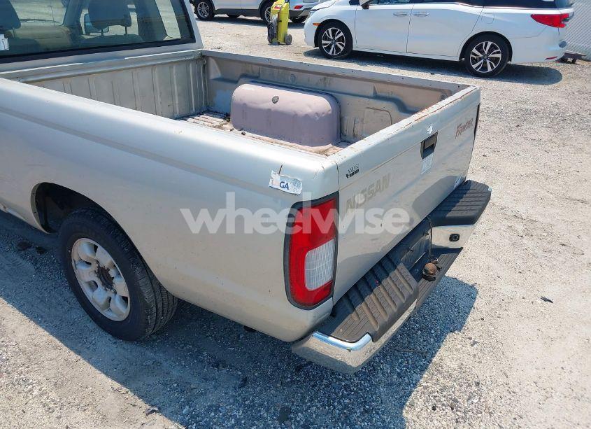 Photo 13 of 1998 Nissan Frontier SE/XE (VIN 1N6DD26SXWC348595)