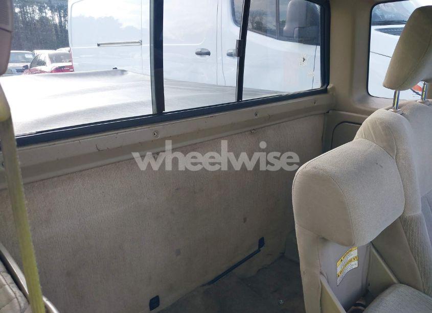 Photo 8 of 1999 Nissan Frontier 2WD SE/XE (VIN 1N6DD26SXXC324508)