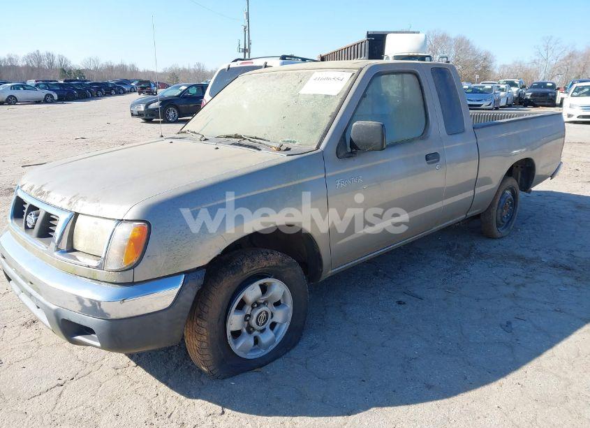 Photo 2 of 2000 Nissan Frontier XE (VIN 1N6DD26SXYC331556)