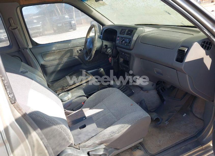 Photo 5 of 2000 Nissan Frontier XE (VIN 1N6DD26SXYC331556)