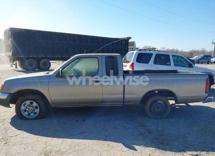 Photo 8 of 2000 Nissan Frontier XE (VIN 1N6DD26SXYC331556)